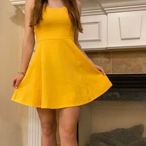 yellow dress